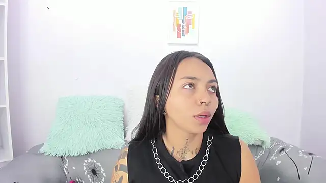 Snapshot of miss_soffi_ chatting on 09/09/25, 12:05 miss soffi  online show from 09/09/25, 12:05
