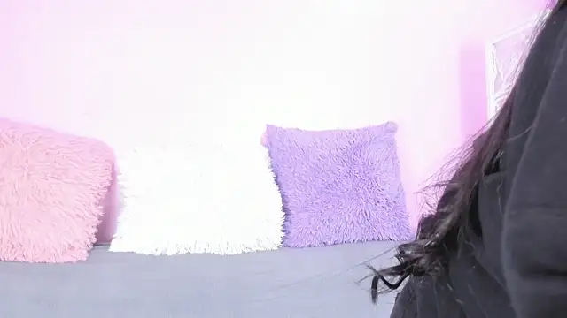 Snapshot of miss_soffi_ chatting on 09/13/25, 12:27 miss soffi  online show from 09/13/25, 12:27