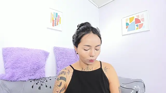 Snapshot of miss_soffi_ chatting on 10/14/25, 12:28 miss soffi  online show from 10/14/25, 12:28