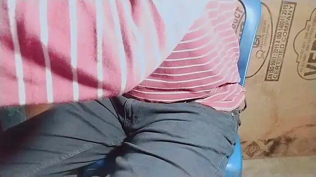 Snapshot of vampynik chatting on 09/16/25, 09:32 vampynik online show from 09/16/25, 09:32