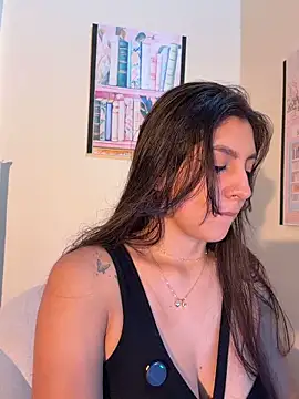 loolla 23 online show from 04/23/26, 11:40