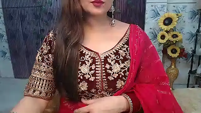 Snapshot of mahimagicdoll_DESI chatting on 12/24/24, 05:23 mahimagicdoll DESI online show from 12/24/24, 05:23