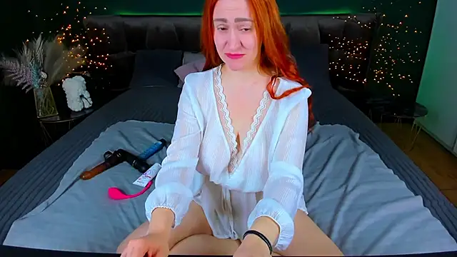 Kamilla Hot online show from 10/17/25, 05:43