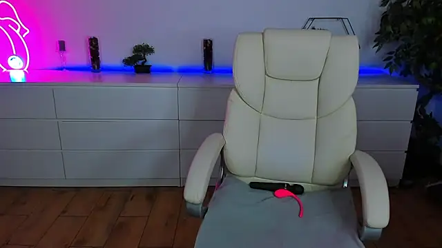 Kamilla Hot online show from 10/25/25, 06:02