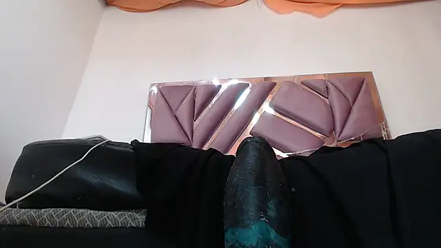 Snapshot of morenahott1 chatting on 01/09/25, 02:51 morenahott1 online show from 01/09/25, 02:51