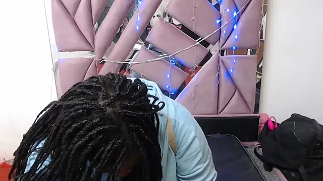 Snapshot of morenahott1 chatting on 02/19/25, 11:38 morenahott1 online show from 02/19/25, 11:38