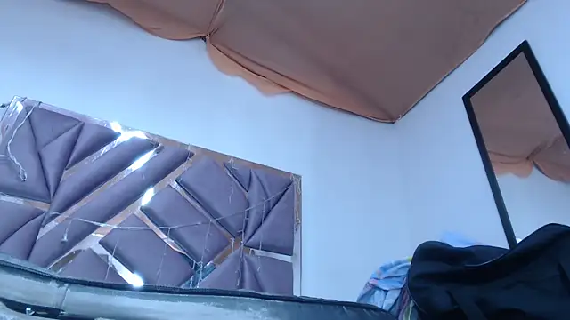 Snapshot of morenahott1 chatting on 02/26/25, 11:52 morenahott1 online show from 02/26/25, 11:52