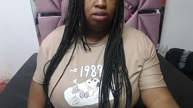 Snapshot of morenahott1 chatting on 11/01/25, 11:34 morenahott1 online show from 11/01/25, 11:34