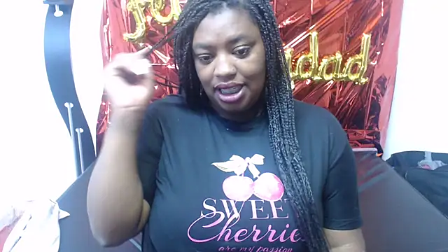 Snapshot of morenahott1 chatting on 12/17/25, 12:33 morenahott1 online show from 12/17/25, 12:33