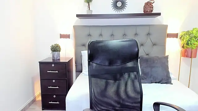 Snapshot of isabella_florez chatting on 02/20/25, 06:13 isabella florez online show from 02/20/25, 06:13