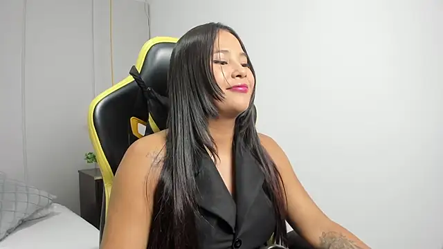 Snapshot of isabella_florez chatting on 03/03/26, 12:00 isabella florez online show from 03/03/26, 12:00