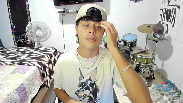 Zack falcon online show from 11/05/25, 03:17