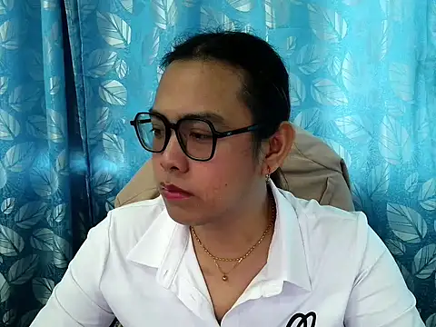 Your PrettyGirlxxx online show from 11/12/25, 11:47