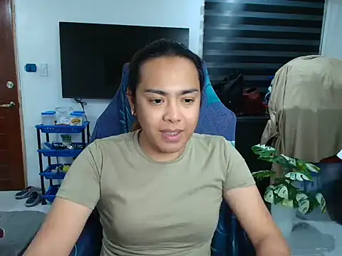 Your PrettyGirlxxx online show from 07/18/26, 04:22