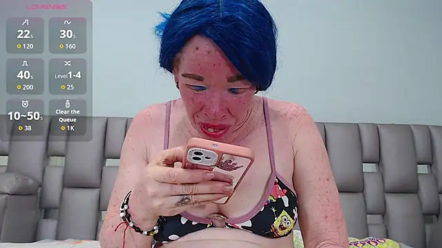 Kittywhiteass online show from 10/25/25, 04:31