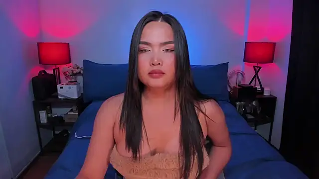 Snapshot of Jh3na chatting on 11/06/25, 02:12 Jh3na online show from 11/06/25, 02:12