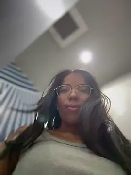 Snapshot of SheenaBrooke chatting on 04/01/26, 03:51 SheenaBrooke online show from 04/01/26, 03:51