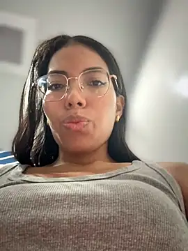 Snapshot of SheenaBrooke chatting on 04/03/26, 03:59 SheenaBrooke online show from 04/03/26, 03:59