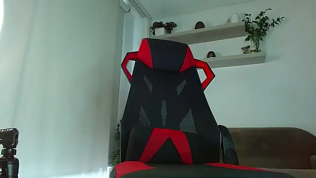 Robyn Miller online show from 09/12/25, 01:33