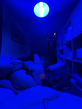 cumhungrybottom4u online show from 03/13/26, 08:32