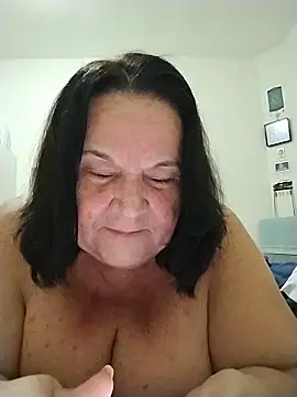 Yaya Mineira online show from 04/15/26, 02:51