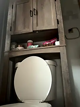 Snapshot of KcCumz19 chatting on 10/30/25, 02:40 KcCumz19 online show from 10/30/25, 02:40