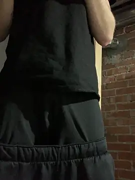 KcCumz19 online show from 12/20/25, 09:55