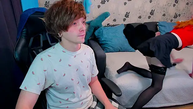 Snapshot of lakmsrrrmrrr chatting on 11/22/25, 10:14 lakmsrrrmrrr online show from 11/22/25, 10:14