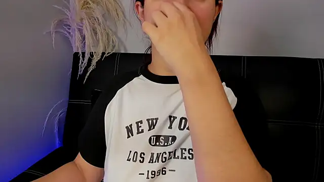 madelaine blosson online show from 04/06/26, 10:27