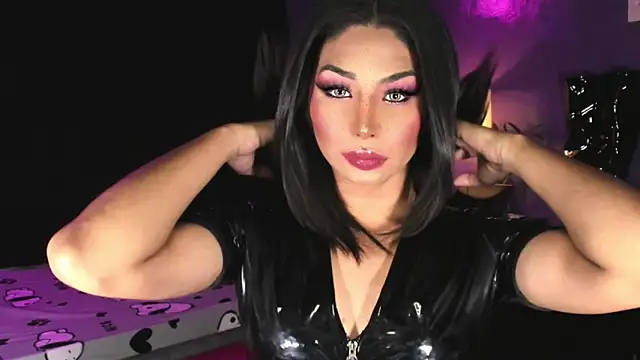 Snapshot of MaxxineMorenaTs chatting on 04/05/26, 07:44 MaxxineMorenaTs online show from 04/05/26, 07:44