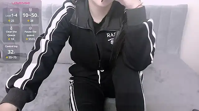 Snapshot of kichigirl chatting on 03/05/25, 02:03 kichigirl online show from 03/05/25, 02:03