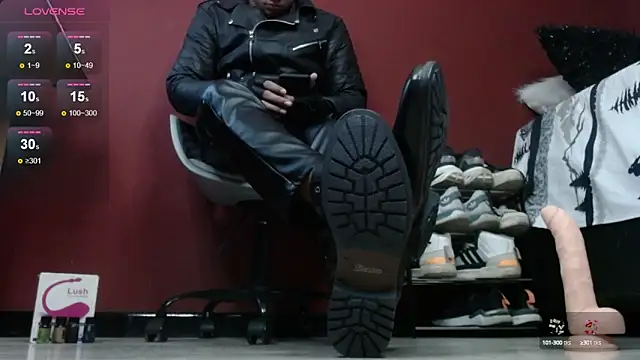 Snapshot of TomLover_12 chatting on 12/05/24, 12:00 TomLover 12 online show from 12/05/24, 12:00