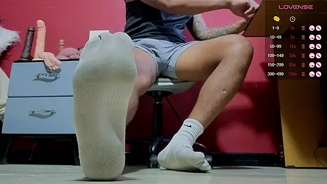 Snapshot of TomLover_12 chatting on 10/10/25, 02:49 TomLover 12 online show from 10/10/25, 02:49