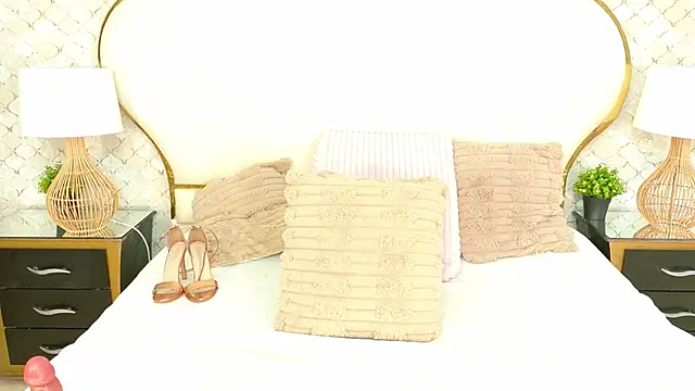 GianinaLewis online show from 02/06/26, 08:45