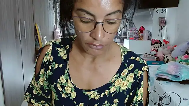 Snapshot of kateleyagrey chatting on 12/18/24, 02:17 kateleyagrey online show from 12/18/24, 02:17