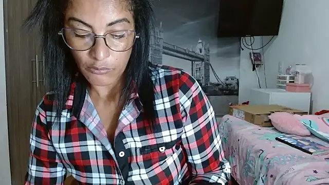 Snapshot of kateleyagrey chatting on 01/18/25, 02:03 kateleyagrey online show from 01/18/25, 02:03