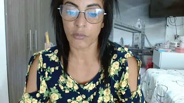 Snapshot of kateleyagrey chatting on 02/08/25, 11:02 kateleyagrey online show from 02/08/25, 11:02