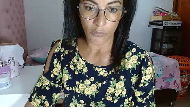 Snapshot of kateleyagrey chatting on 03/22/25, 03:53 kateleyagrey online show from 03/22/25, 03:53