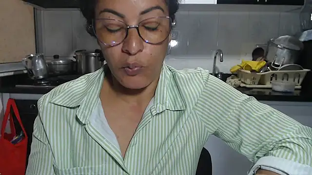 Snapshot of kateleyagrey chatting on 09/19/25, 03:13 kateleyagrey online show from 09/19/25, 03:13