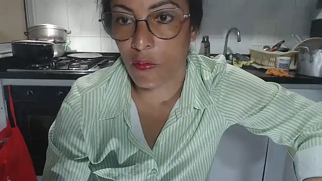 Snapshot of kateleyagrey chatting on 10/21/25, 07:03 kateleyagrey online show from 10/21/25, 07:03