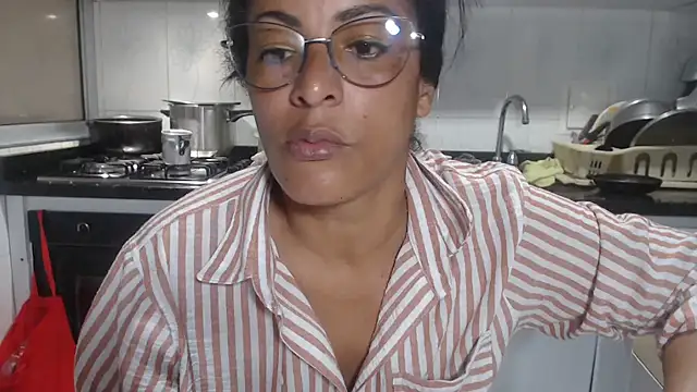 Snapshot of kateleyagrey chatting on 10/24/25, 07:21 kateleyagrey online show from 10/24/25, 07:21