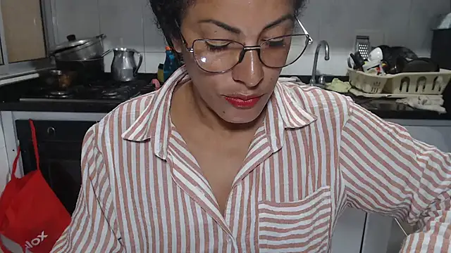 Snapshot of kateleyagrey chatting on 11/13/25, 07:35 kateleyagrey online show from 11/13/25, 07:35