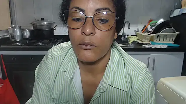 Snapshot of kateleyagrey chatting on 11/17/25, 09:20 kateleyagrey online show from 11/17/25, 09:20