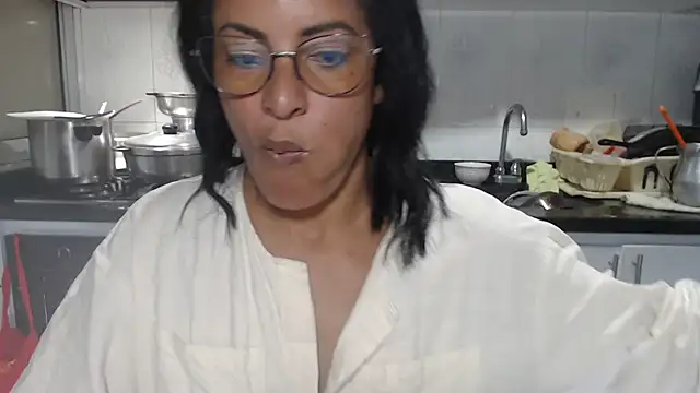 Snapshot of kateleyagrey chatting on 11/20/25, 08:41 kateleyagrey online show from 11/20/25, 08:41