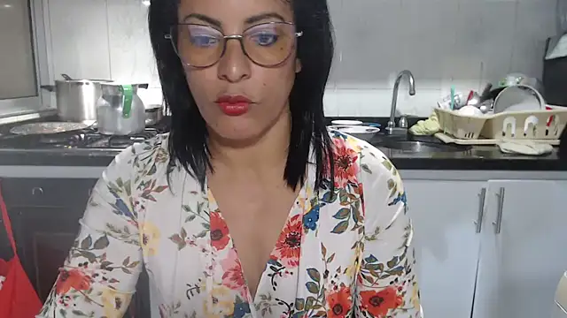 Snapshot of kateleyagrey chatting on 11/21/25, 08:29 kateleyagrey online show from 11/21/25, 08:29