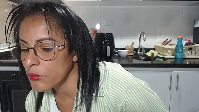 Snapshot of kateleyagrey chatting on 11/26/25, 08:43 kateleyagrey online show from 11/26/25, 08:43