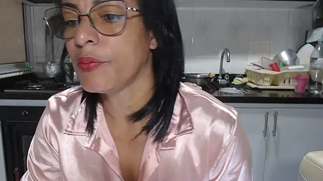 Snapshot of kateleyagrey chatting on 11/30/25, 12:20 kateleyagrey online show from 11/30/25, 12:20