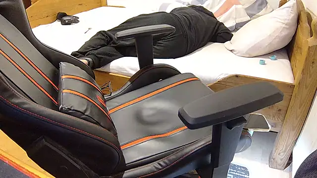 KmlBI26 online show from 10/29/25, 07:15