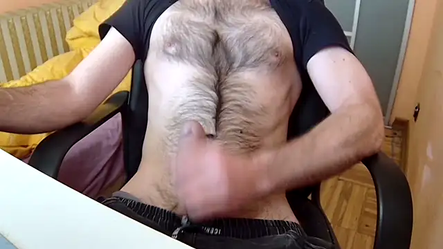 Snapshot of KmlBI26 chatting on 02/26/26, 12:37 KmlBI26 online show from 02/26/26, 12:37