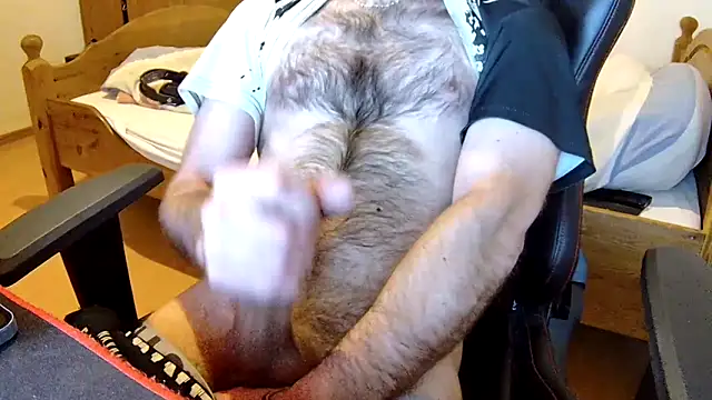 Snapshot of KmlBI26 chatting on 03/06/26, 09:50 KmlBI26 online show from 03/06/26, 09:50